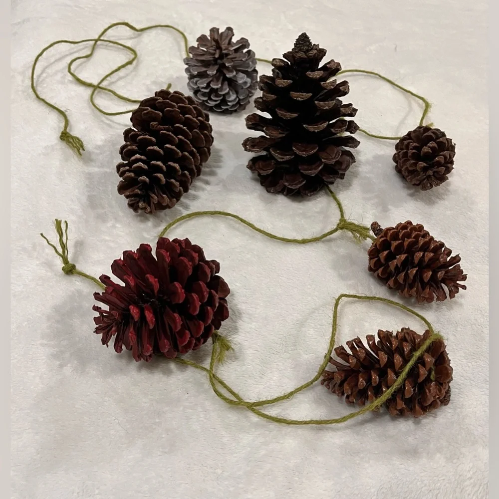 Festive Pinecone Holiday Garland - Picture 3 of 4